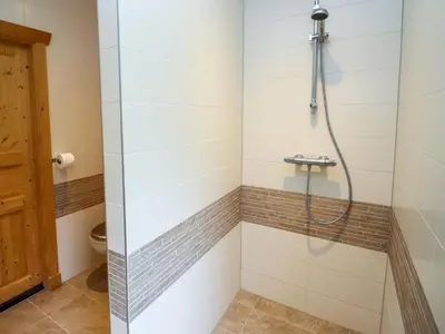 Ein Badezimmer in der Unterkunft Apartment Adlerhorst - Top 5 by Interhome