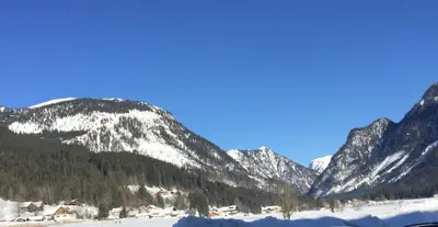 Ein allgemeiner Bergblick oder ein Berglick von der Ferienwohnung aus