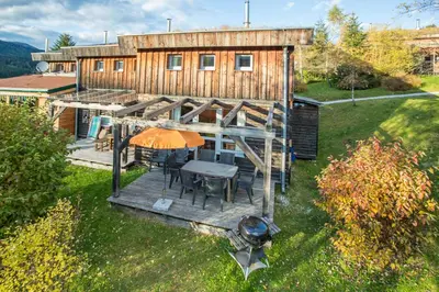 Ein Garten an der Unterkunft Feriendorf Tauerngast