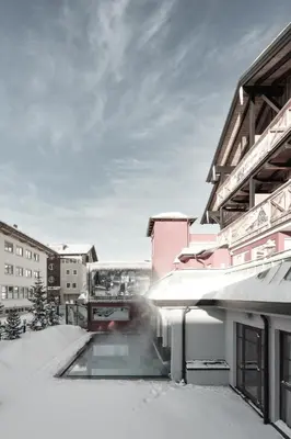 Das Gebäude in dem sich das Hotel befindet