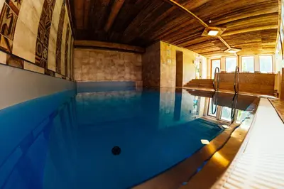 Der Swimmingpool an oder in der Nähe von Alpine Studio with Indoor Pool & Spa included - 10 min from Hallstatt