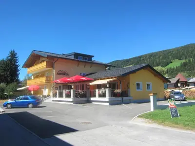 Ein allgemeiner Bergblick oder ein Berglick von des Hotels aus