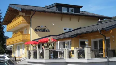 Das Gebäude in dem sich das Hotel befindet