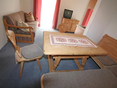 Ein Sitzbereich in der Unterkunft Apartment Edelweiss-2 by Interhome