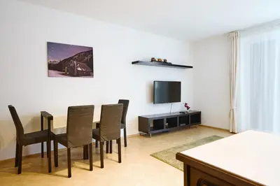 TV/Unterhaltungsangebot in der Unterkunft Alpina Holiday Living Zirbenstrasse