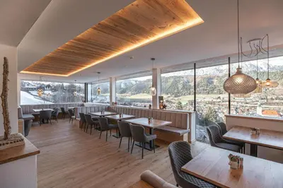 Ein Restaurant oder anderes Speiselokal in der Unterkunft Rohrmooser Schlössl