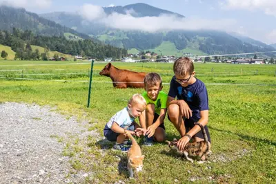 Kinder, die in der Unterkunft Feriengut Fingerhof übernachten