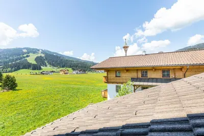 Ein allgemeiner Bergblick oder ein Berglick von der Ferienwohnung aus