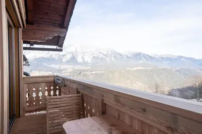 Ein allgemeiner Bergblick oder ein Berglick von der Pension aus