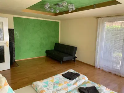 Ein Sitzbereich in der Unterkunft Nexi s Appartement an der Enns 9