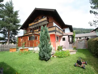 Ein Garten an der Unterkunft Apartment in Zauchensee near Ski Bus