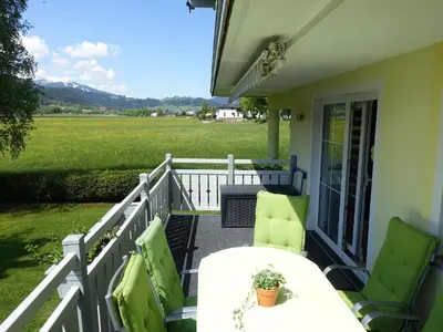 Ein allgemeiner Bergblick oder ein Berglick von der Ferienwohnung aus