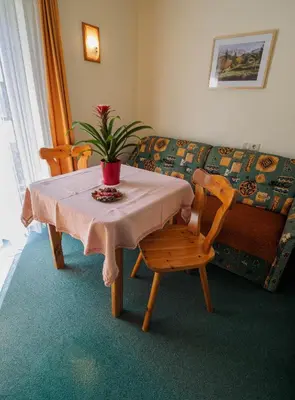 Ein Sitzbereich in der Unterkunft Haus Winkler