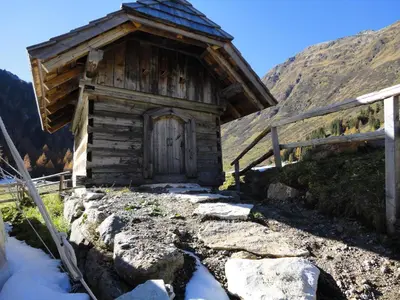 Ein allgemeiner Bergblick oder ein Berglick von der Pension aus