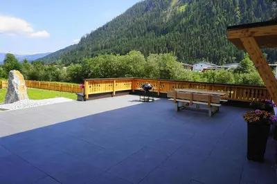 Ein allgemeiner Bergblick oder ein Berglick von der Ferienwohnung aus