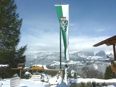 Ein allgemeiner Bergblick oder ein Berglick von der Ferienwohnung aus