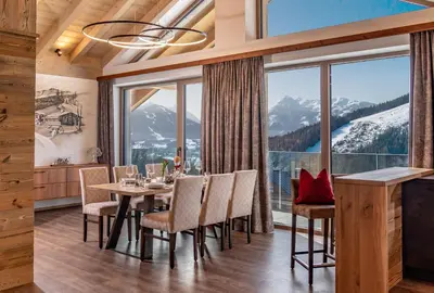 Ein allgemeiner Bergblick oder ein Berglick von der Ferienwohnung aus