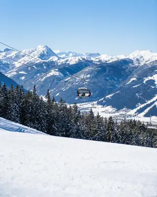 Ein allgemeiner Bergblick oder ein Berglick von der Ferienwohnung aus
