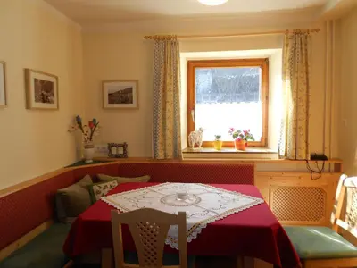 Ein Sitzbereich in der Unterkunft Pension Thorerhof