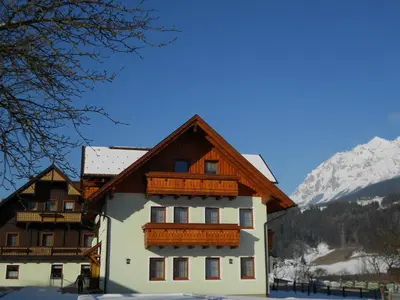 Ein allgemeiner Bergblick oder ein Berglick von der Pension aus