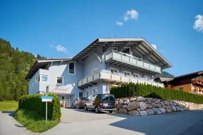 Das Gebäude in dem sich die Pension befindet