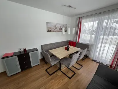 Ein Sitzbereich in der Unterkunft Haus Alpina Ski In & Ski Out