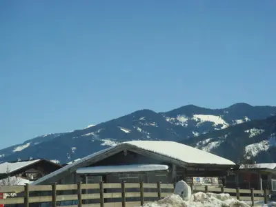 Ein allgemeiner Bergblick oder ein Berglick von der Ferienwohnung aus