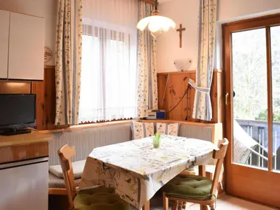 Küche/Küchenzeile in der Unterkunft Apartment in Hüttau near Ski Amadé Slopes