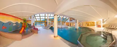 Der Swimmingpool an oder in der Nähe von Berghoam - inklusive Wasserwelt