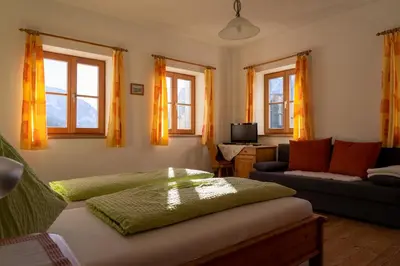 Ein Sitzbereich in der Unterkunft Berghof Thurnergut