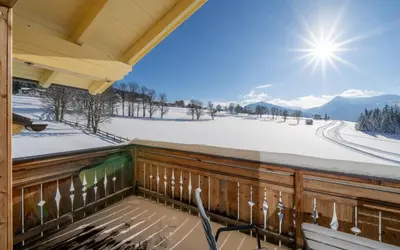 Ein allgemeiner Bergblick oder ein Berglick von der Ferienwohnung aus