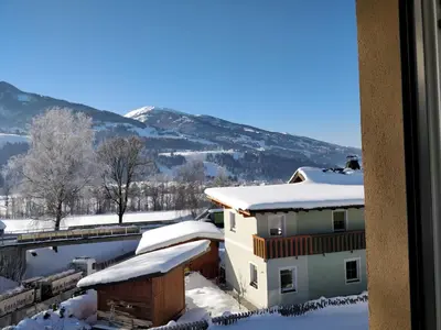 Ein allgemeiner Bergblick oder ein Berglick von der Ferienwohnung aus