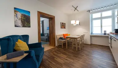 Ein Sitzbereich in der Unterkunft Ferienwohnung Bad Aussee Your Austrian Home