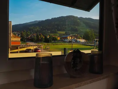 Ein allgemeiner Bergblick oder ein Berglick von der Ferienwohnung aus