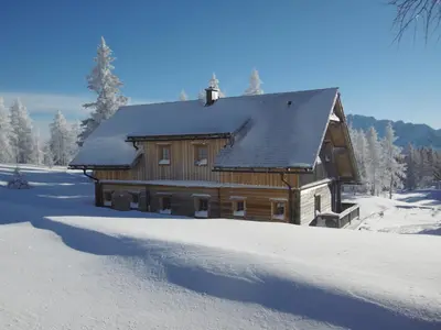 Lärchenhütte im Winter