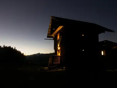 Das Gebäude in dem sich das Ferienhaus befindet