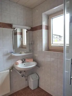 Ein Badezimmer in der Unterkunft Haus Alpenflora