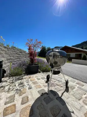 Ein allgemeiner Bergblick oder ein Berglick von der Ferienwohnung aus
