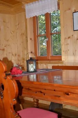 Ein Sitzbereich in der Unterkunft Wohnen am See Villa Schrötter direkt am Traunsee
