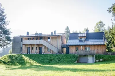 Das Gebäude in dem sich die Ferienwohnung befindet