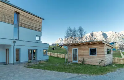 Ein allgemeiner Bergblick oder ein Berglick von der Ferienwohnung aus