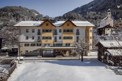 Ein allgemeiner Bergblick oder ein Berglick von des Chalets aus