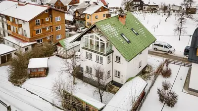 Moderne Ferienwohnung mit Bergblick im Winter