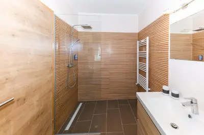 Ein Badezimmer in der Unterkunft Cafe Pension Rafaela