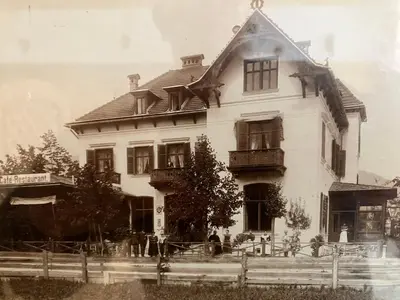 Das Gebäude in dem sich das Hotel befindet