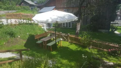 Ein Garten an der Unterkunft Haus Familie Säckl