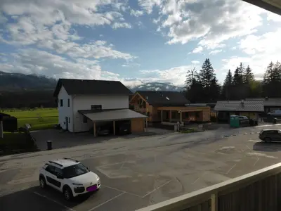 Ein allgemeiner Bergblick oder ein Berglick von der Ferienwohnung aus