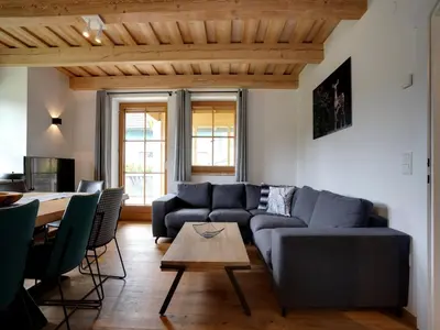 Ein Sitzbereich in der Unterkunft Chalet in Mauterndorf near Ski Slopes
