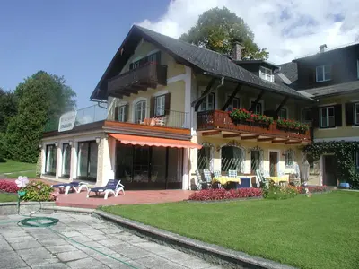 Ein Garten an der Unterkunft Hotel - Garni Stabauer