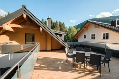 Ein allgemeiner Bergblick oder ein Berglick von der Ferienwohnung aus